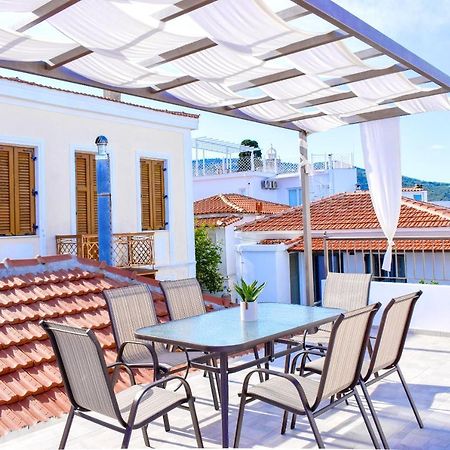 La Maison Plakes Rooftop Apt Skiathos Town Bagian luar foto