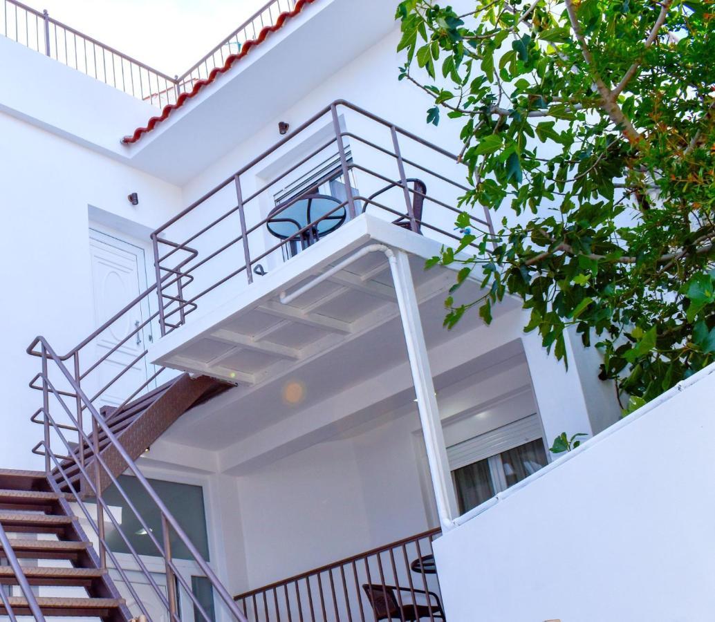 La Maison Plakes Rooftop Apt Skiathos Town Bagian luar foto