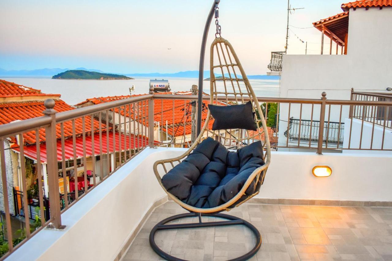 La Maison Plakes Rooftop Apt Skiathos Town Bagian luar foto