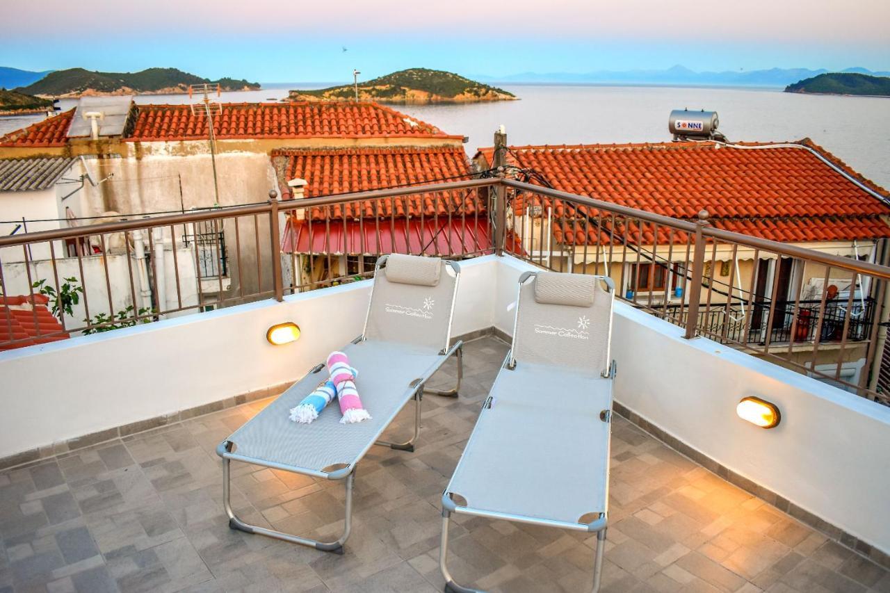 La Maison Plakes Rooftop Apt Skiathos Town Bagian luar foto