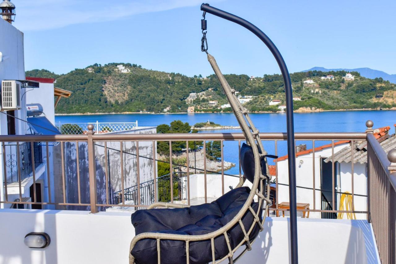 La Maison Plakes Rooftop Apt Skiathos Town Bagian luar foto