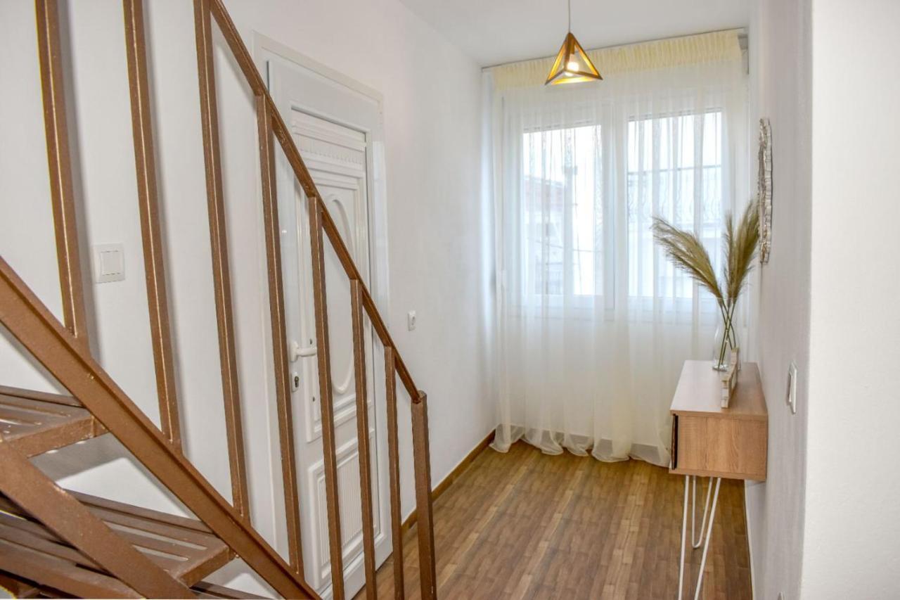 La Maison Plakes Rooftop Apt Skiathos Town Bagian luar foto