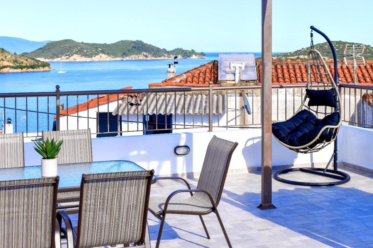 La Maison Plakes Rooftop Apt Skiathos Town Bagian luar foto