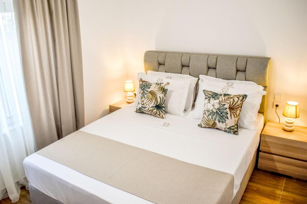 La Maison Plakes Rooftop Apt Skiathos Town Bagian luar foto