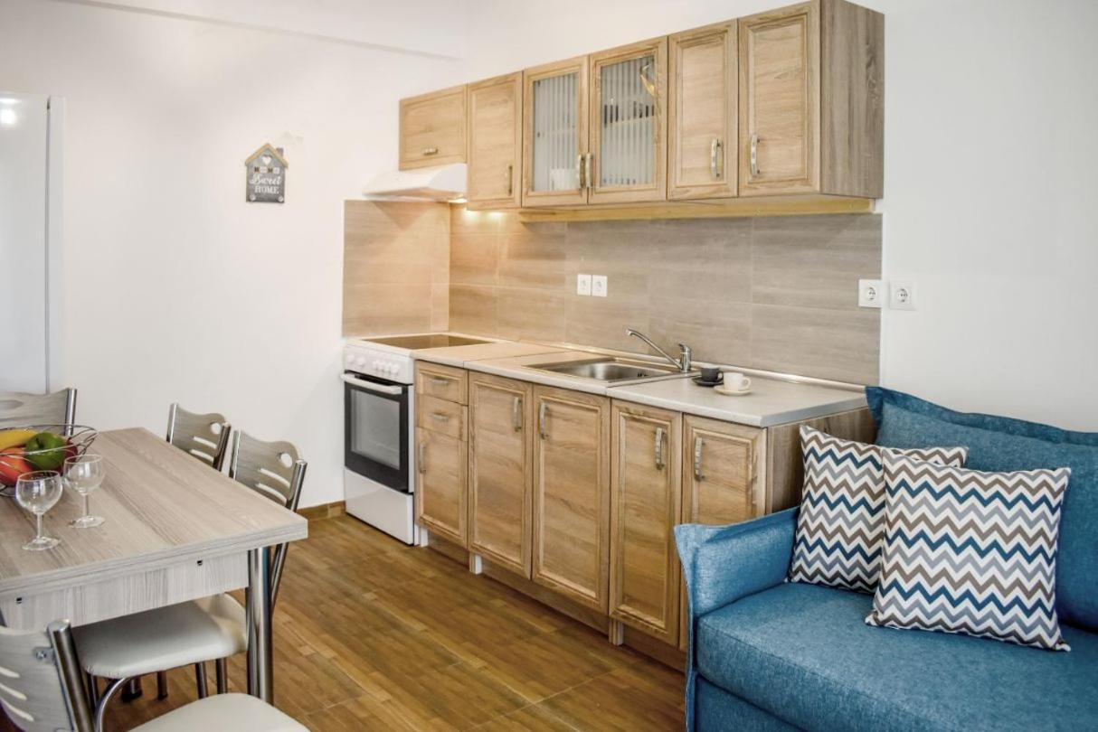 La Maison Plakes Rooftop Apt Skiathos Town Bagian luar foto