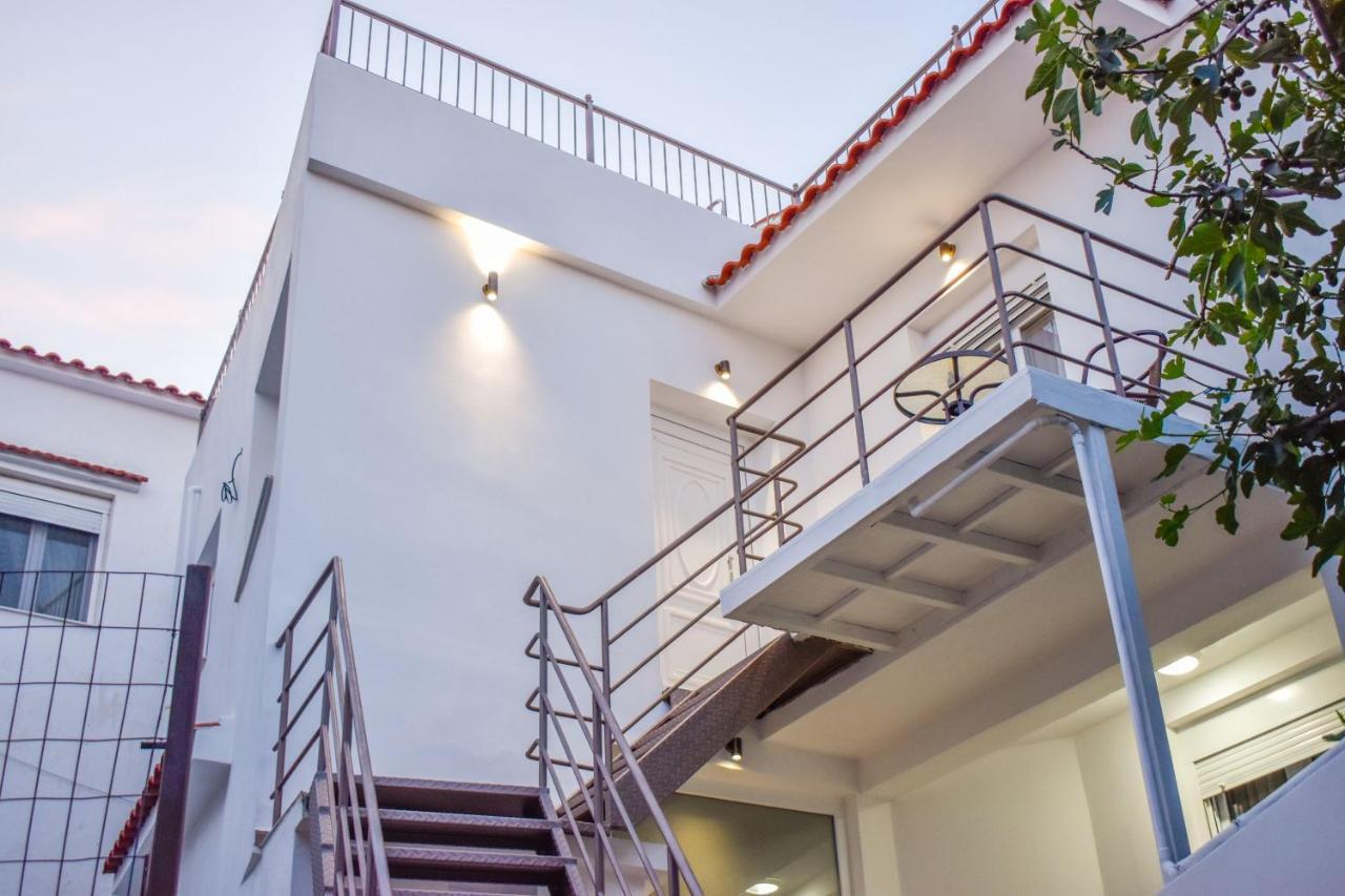 La Maison Plakes Rooftop Apt Skiathos Town Bagian luar foto