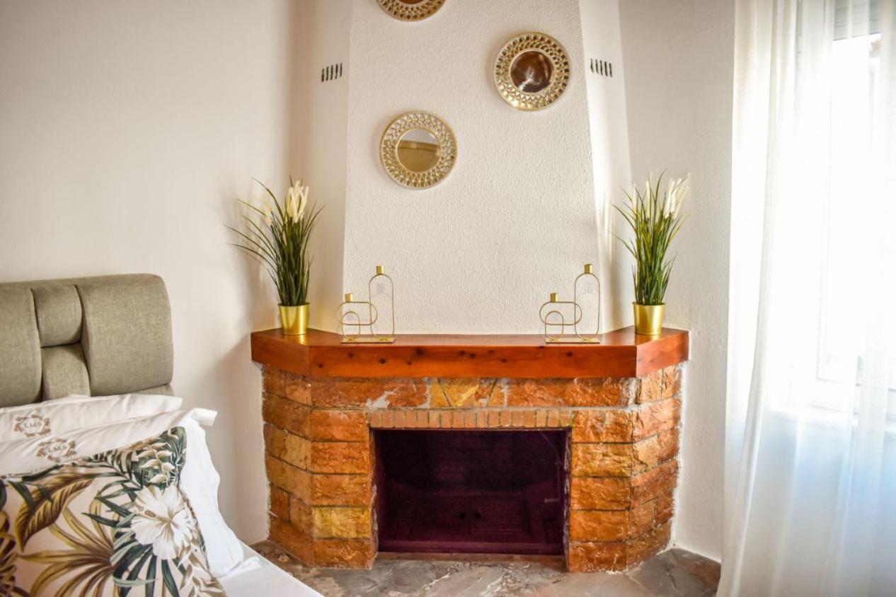La Maison Plakes Rooftop Apt Skiathos Town Bagian luar foto