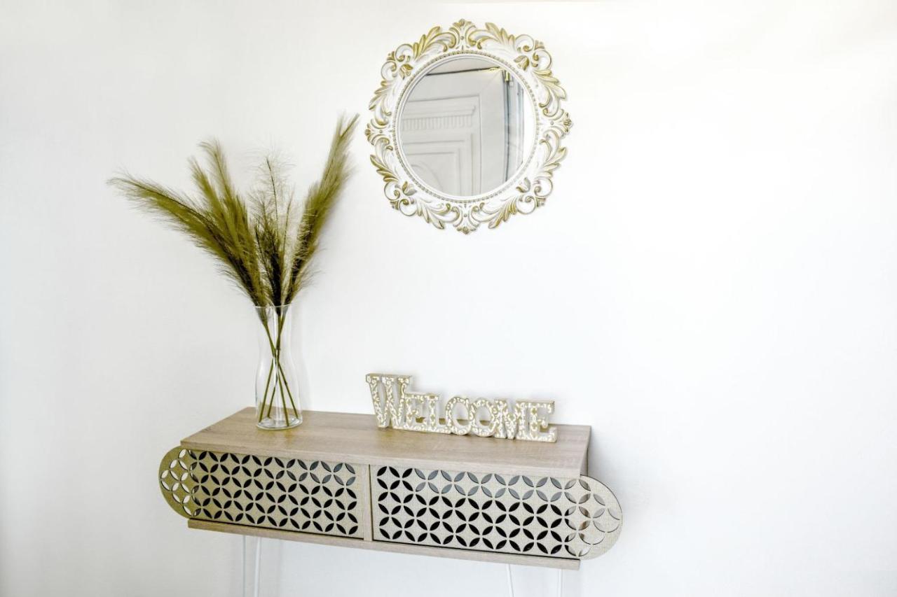 La Maison Plakes Rooftop Apt Skiathos Town Bagian luar foto