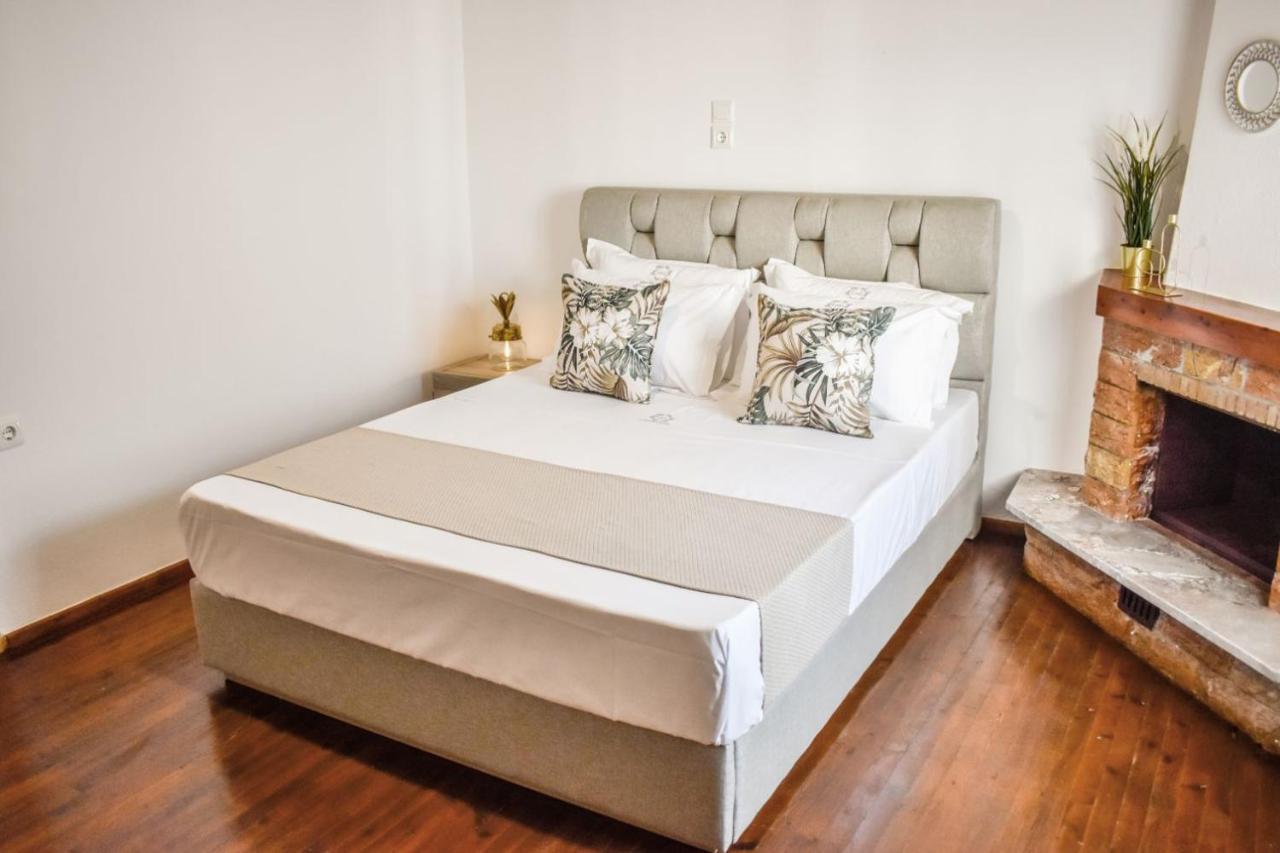 La Maison Plakes Rooftop Apt Skiathos Town Bagian luar foto